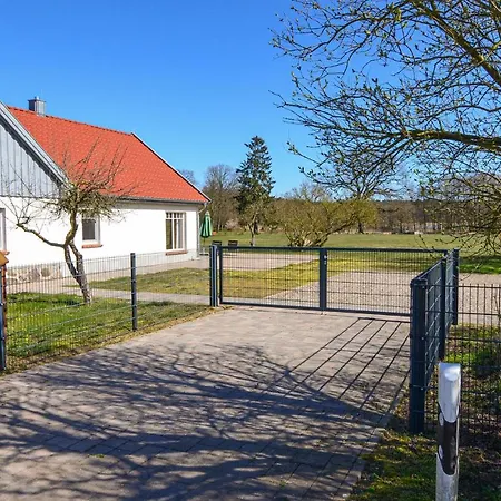 Feriehus Three-bedroom Holiday In *